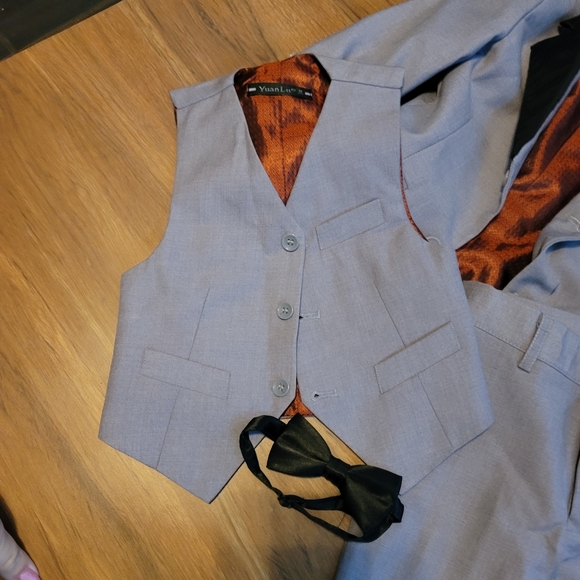 Custom grey toddler tux - Picture 2 of 4